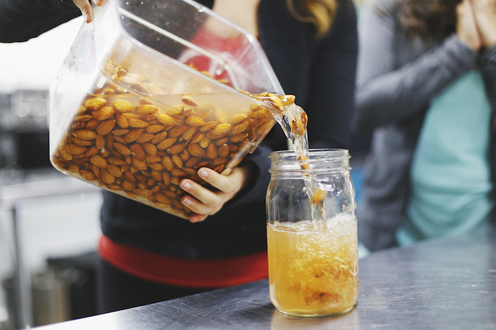 how to soak almonds