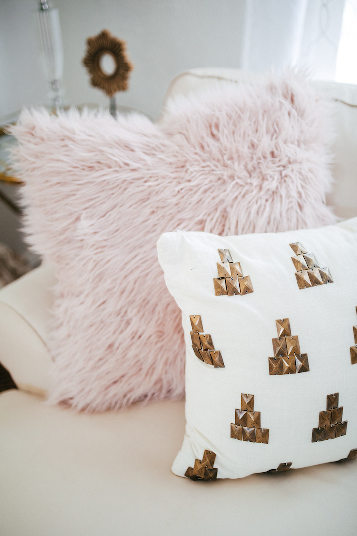 throw-pillows