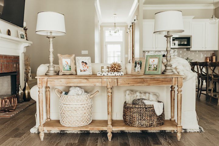 Cheap store foyer table